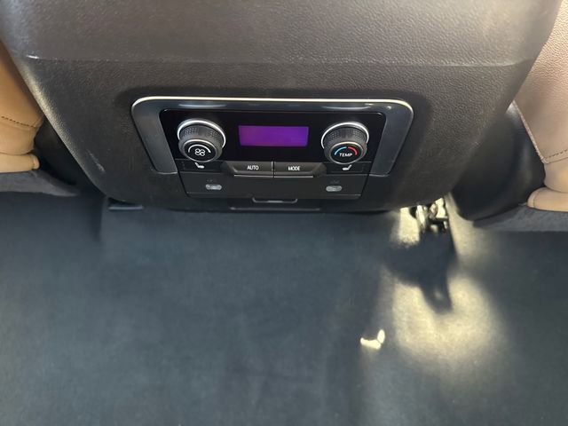 Used 2024 Chevrolet Suburban Premier image 22