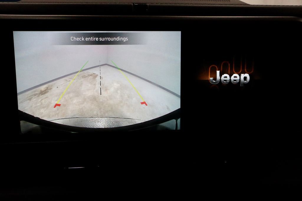 Used 2025 Jeep Wrangler Unlimited Sahara image 9