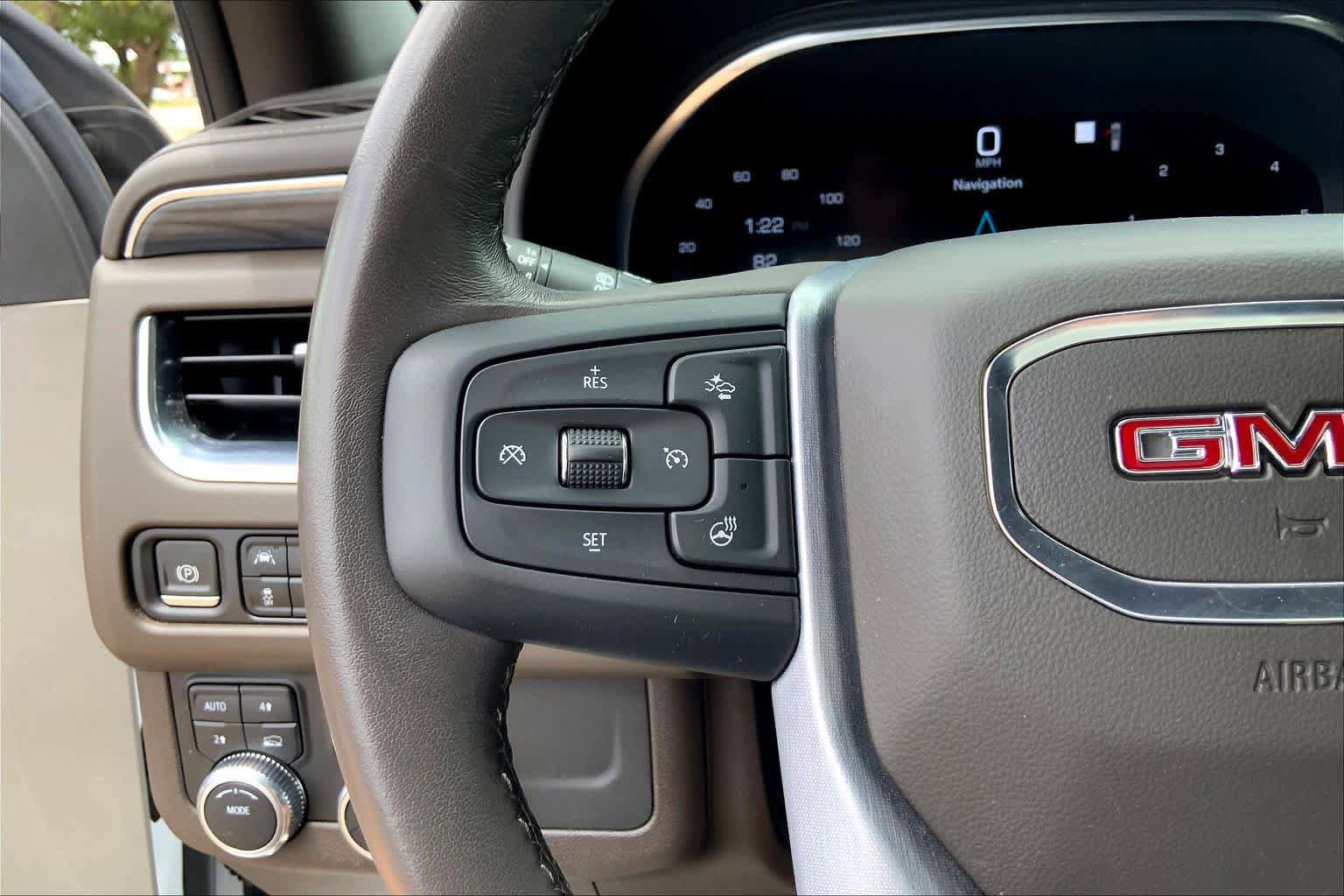 Used 2022 GMC Yukon SLT w/ SLT Premium Package AWD/4WD image 24
