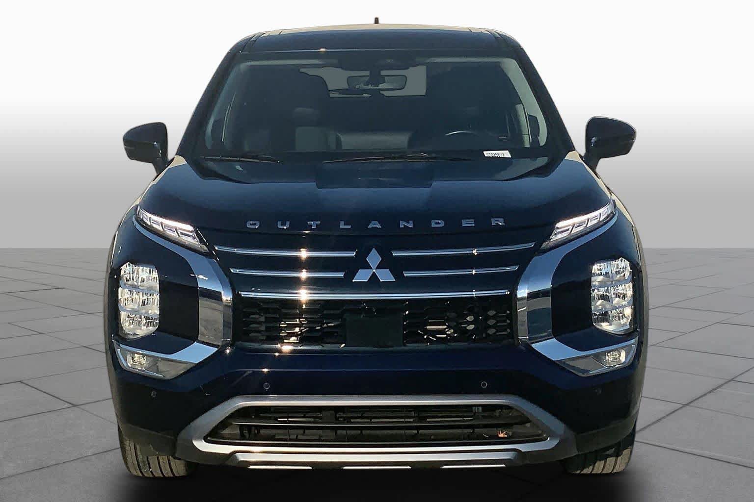 Used 2025 Mitsubishi Outlander SE FWD image 4