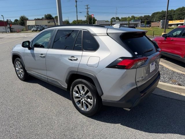 Used 2020 Toyota RAV4 XLE Premium FWD image 6