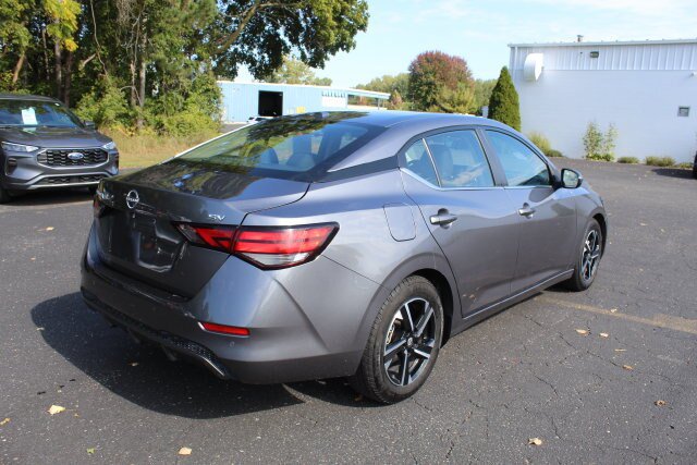Used 2024 Nissan Sentra SV FWD image 13