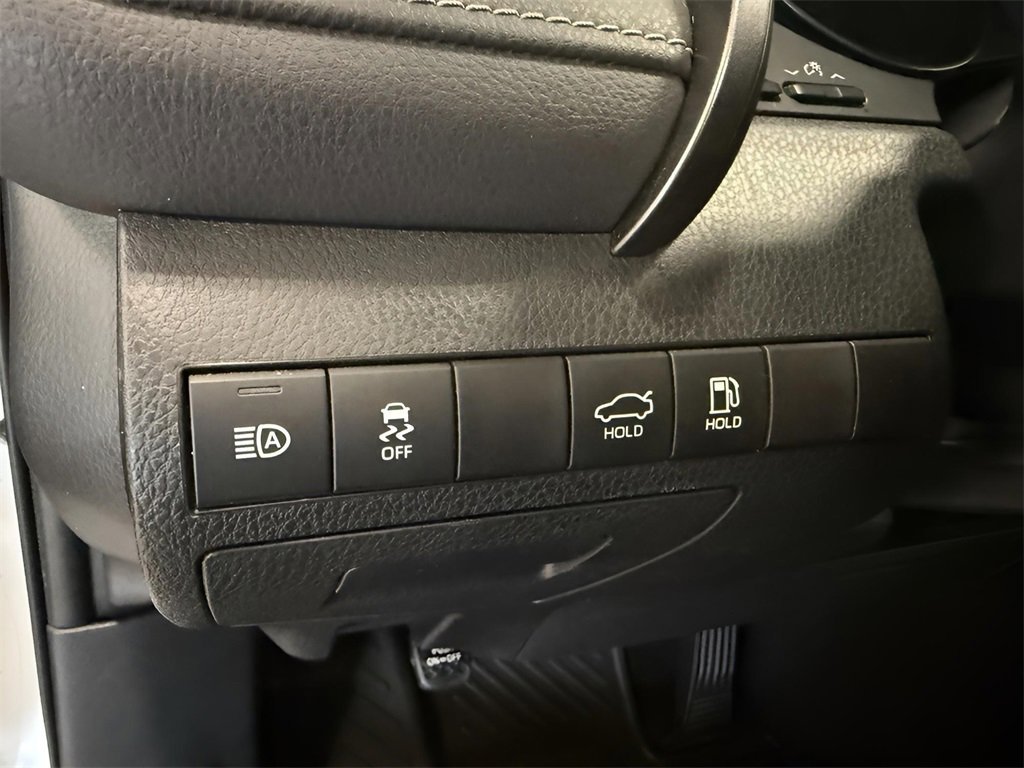 Used 2023 Toyota Camry SE image 17