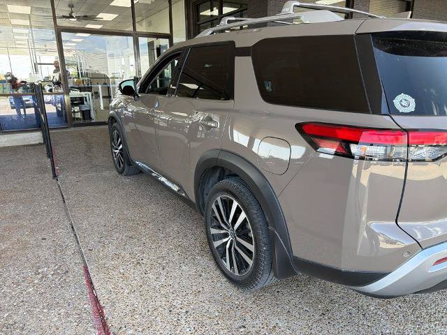 Used 2023 Nissan Pathfinder Platinum FWD image 6