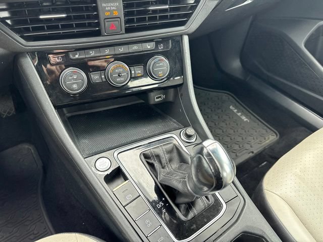 Used 2019 Volkswagen Jetta R-Line FWD image 28