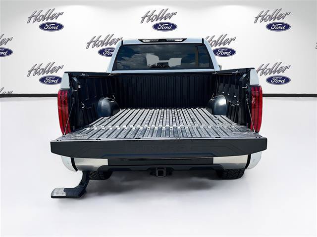Used 2025 Toyota Tundra Limited AWD/4WD image 28