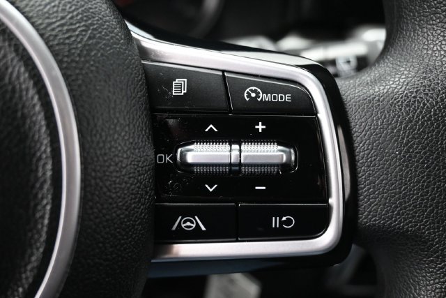 Used 2022 Kia Sorento LX FWD image 16