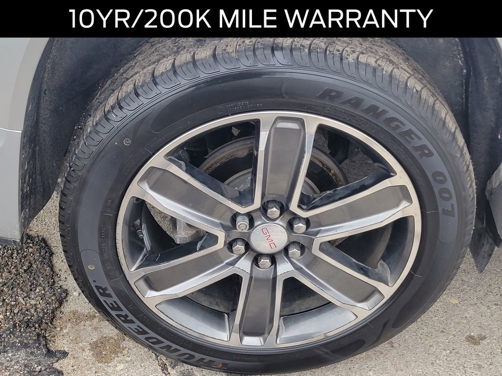Used 2017 GMC Acadia Denali w/ Technology Package FWD image 5