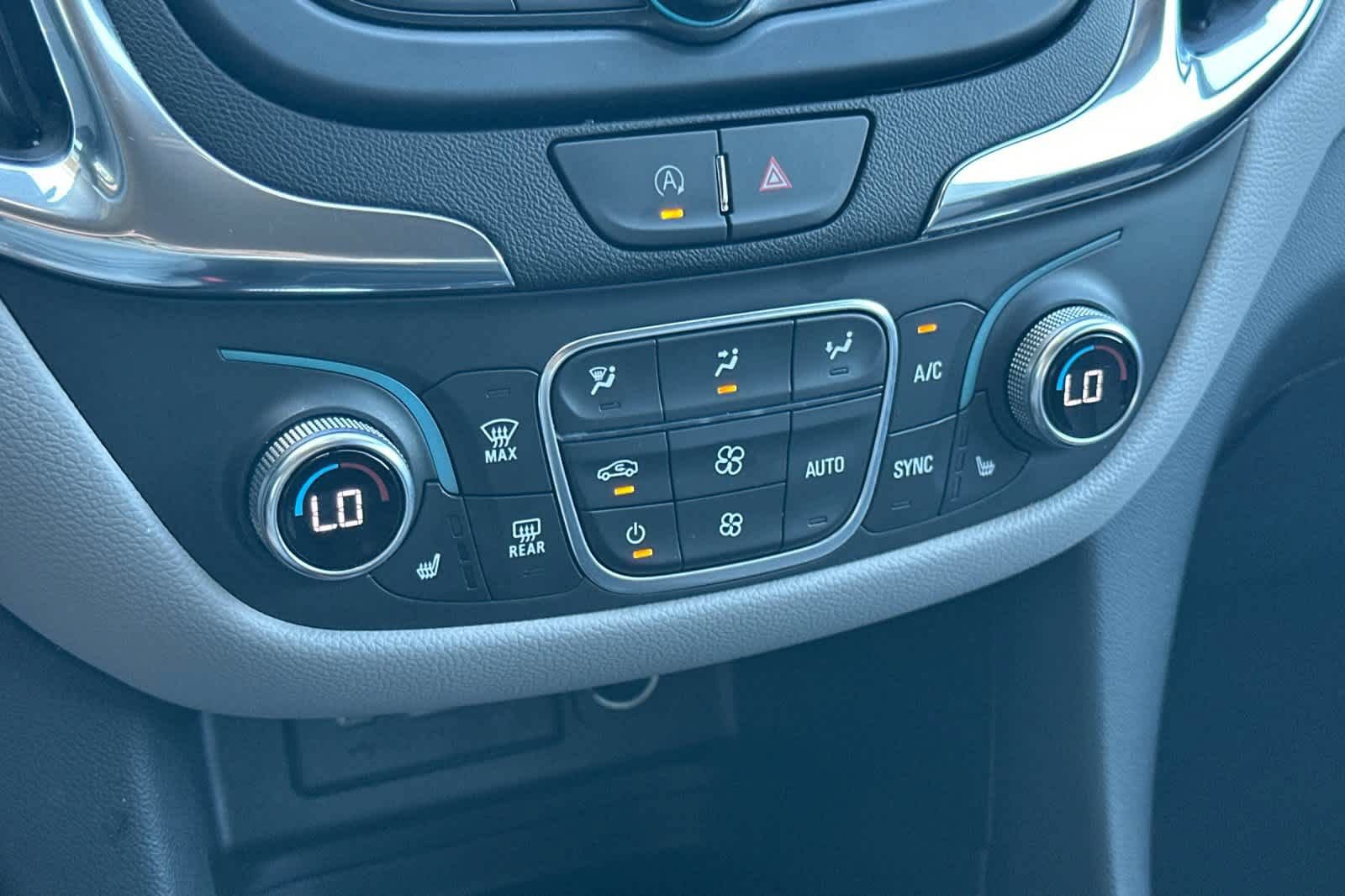 Used 2023 Chevrolet Equinox LT w/ Driver Convenience Package FWD image 21