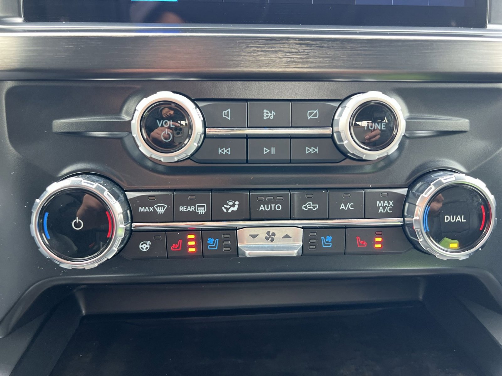 Certified 2024 Ford F250 Lariat w/ Lariat Ultimate Package image 21