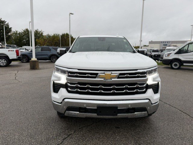 Used 2025 Chevrolet Silverado 1500 LTZ w/ LTZ Premium Package AWD/4WD image 2