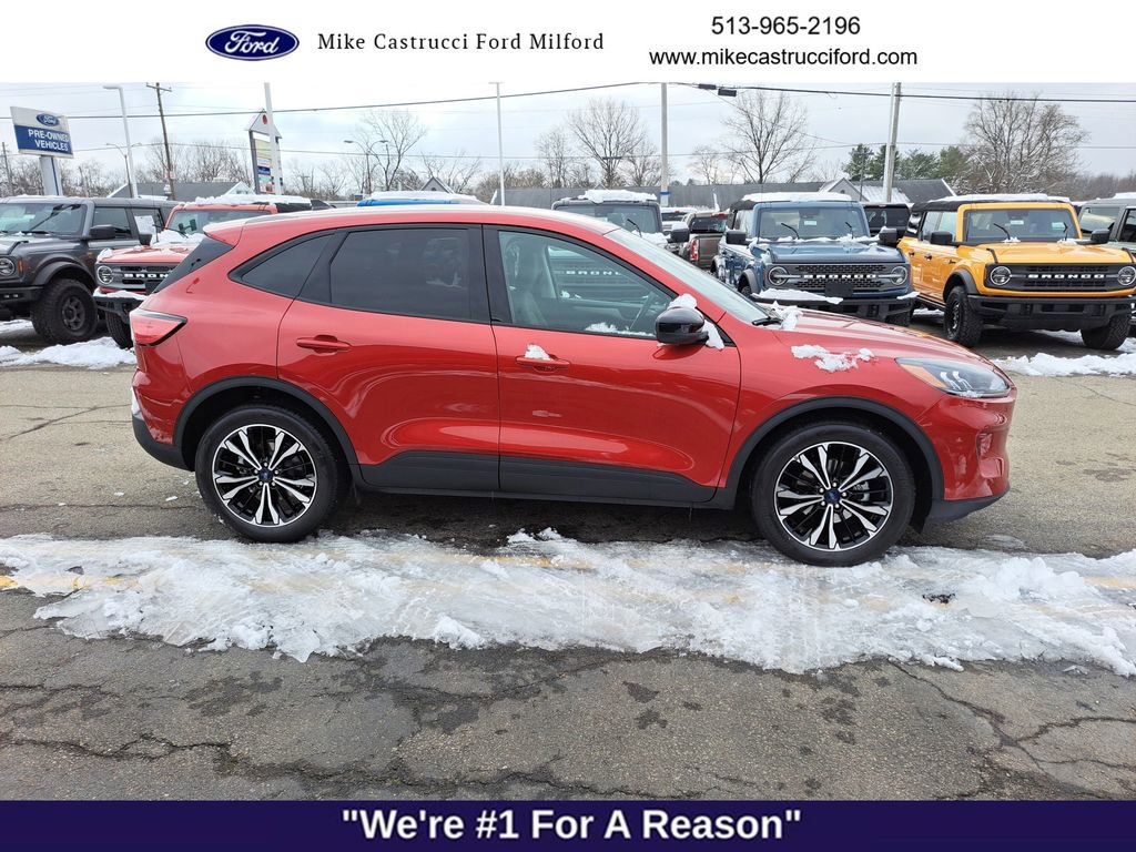 Certified 2022 Ford Escape SE w/ SE Sport Appearance Package image 6