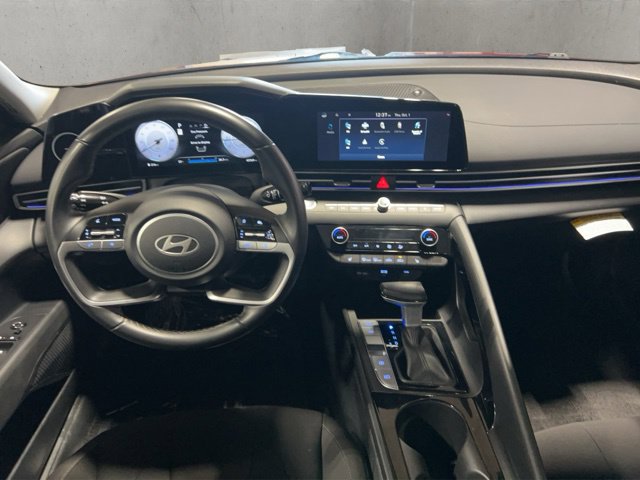 Used 2025 Hyundai Elantra SEL FWD image 19