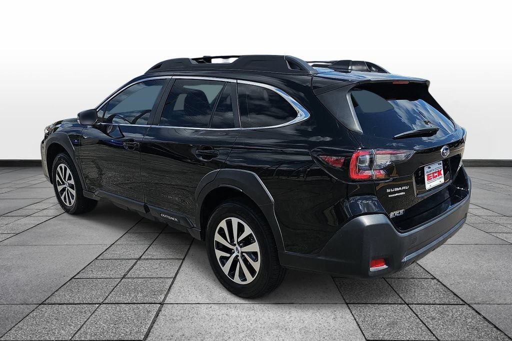 Used 2023 Subaru Outback Premium AWD/4WD image 7