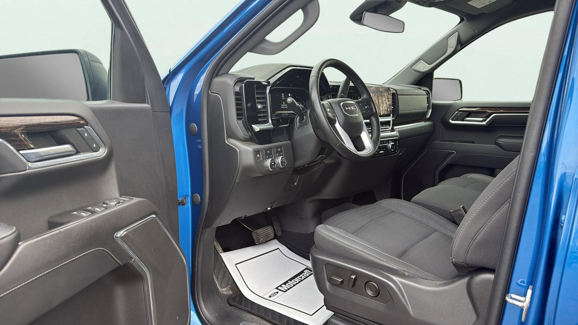 Used 2023 GMC Sierra 1500 Elevation AWD/4WD image 23