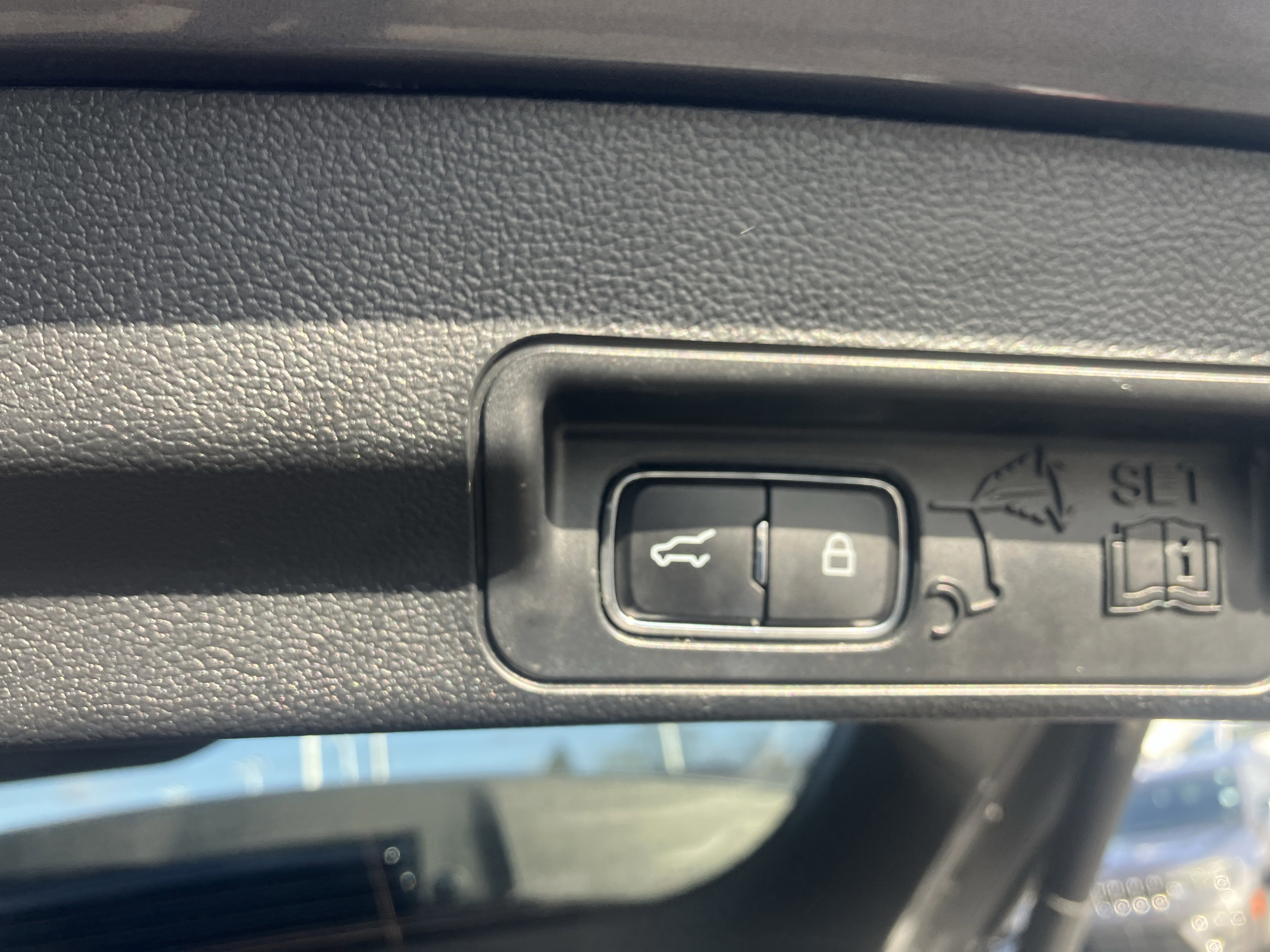 Certified 2023 Ford Explorer XLT w/ Equipment Group 202A AWD/4WD image 15
