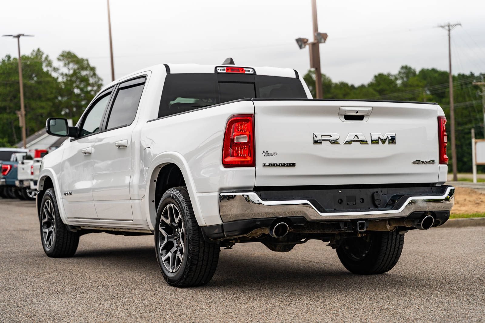 Used 2025 RAM 1500 Laramie AWD/4WD image 5