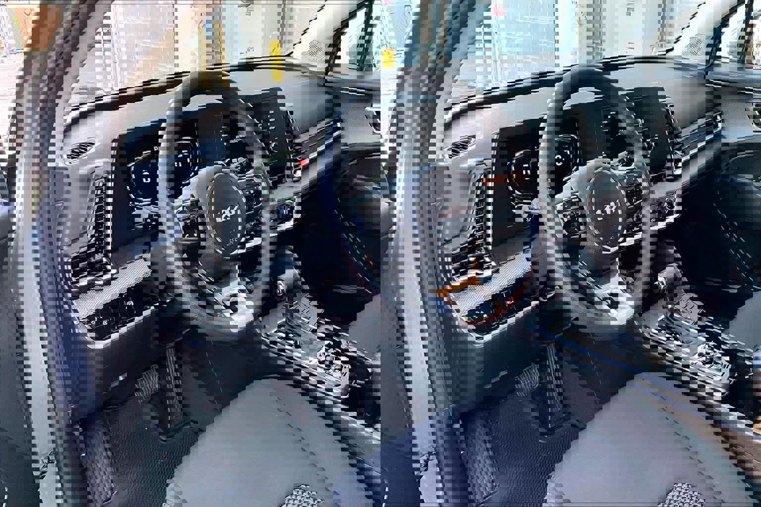 Used 2023 Kia Sportage LX image 20