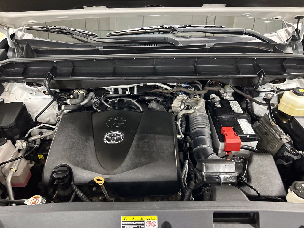Used 2022 Toyota Highlander XSE AWD/4WD image 34