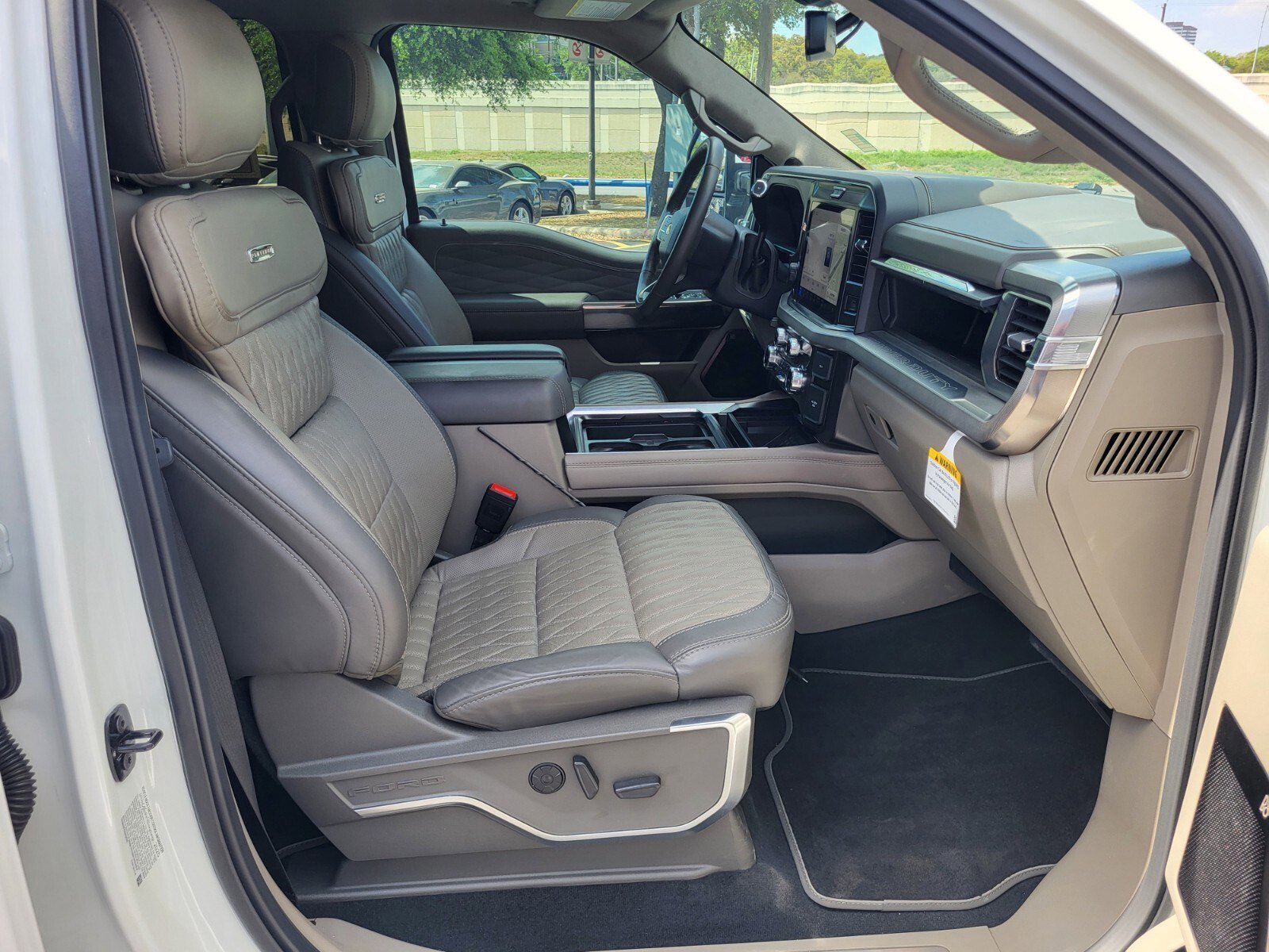 Certified 2026 Ford F350 Platinum w/ Platinum Plus Package image 14