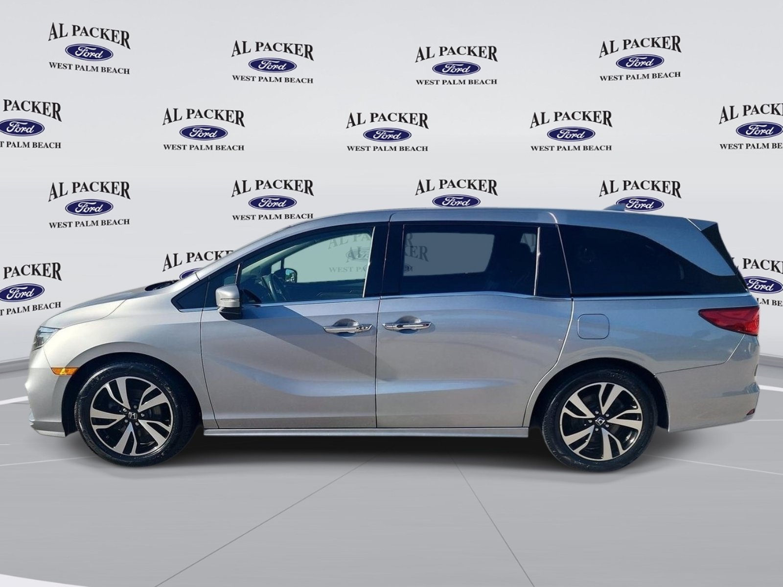 Used 2020 Honda Odyssey Elite image 2