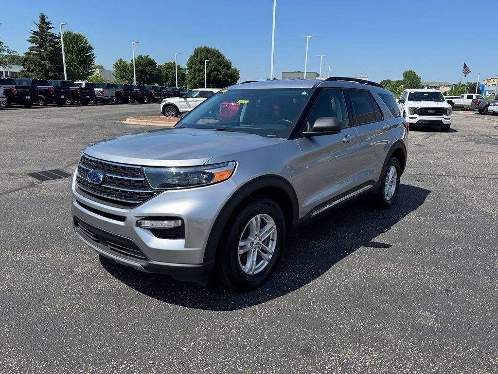 Certified 2024 Ford Explorer XLT w/ Equipment Group 202A AWD/4WD image 9