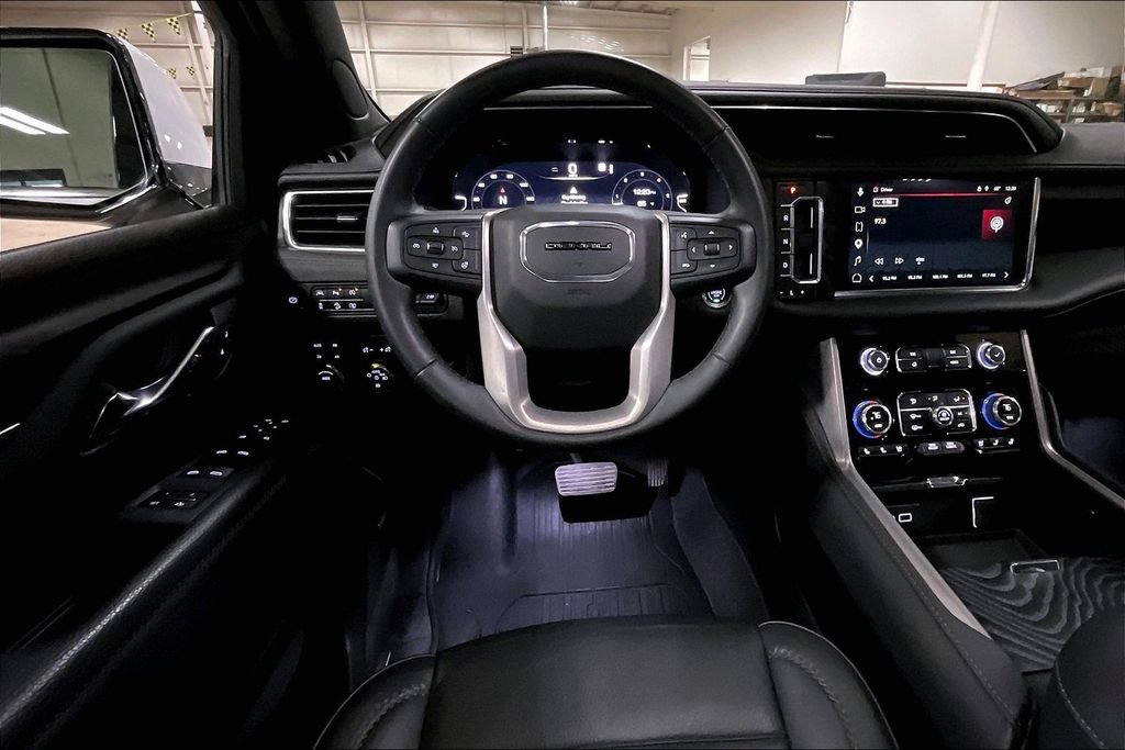 Used 2023 GMC Yukon Denali w/ LPO, Floor Liner Package AWD/4WD image 5