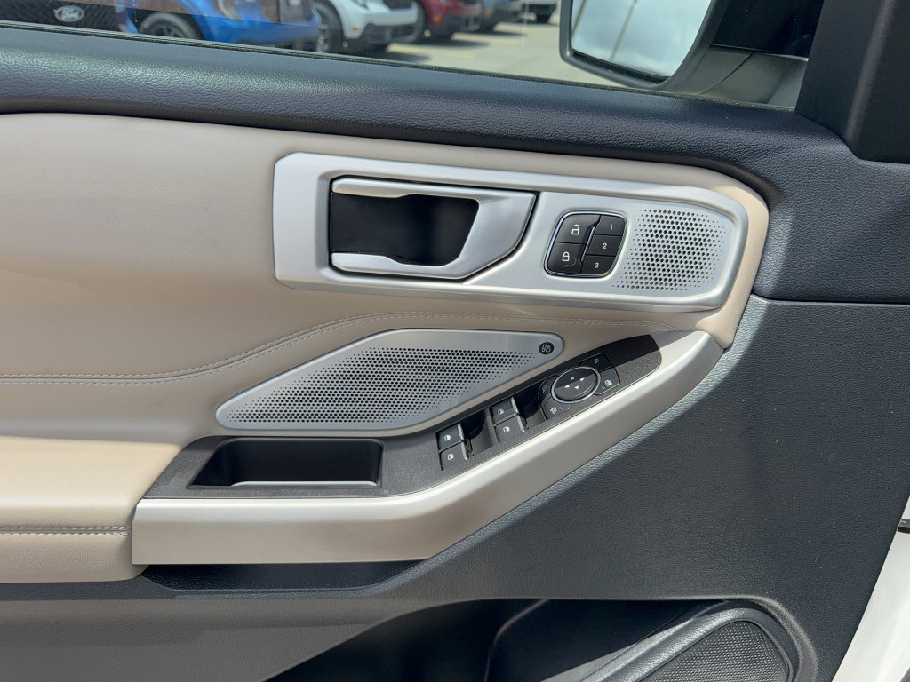 Certified 2023 Ford Explorer Limited w/ Limited Technology Package RWD image 9