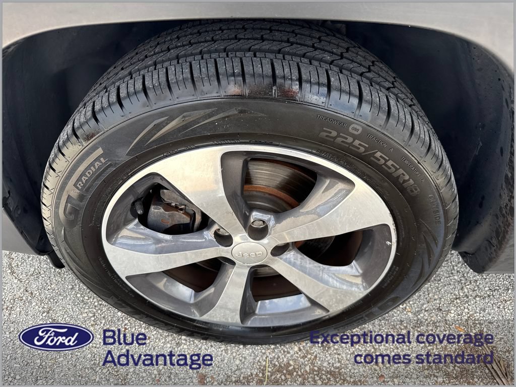 Used 2019 Jeep Cherokee Limited FWD image 12