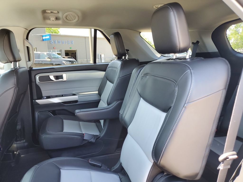 Certified 2024 Ford Explorer XLT w/ Equipment Group 202A AWD/4WD image 12