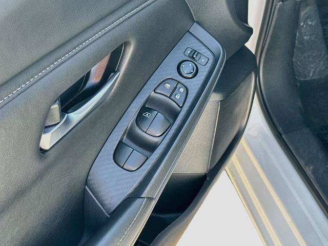 Used 2024 Nissan Sentra SV FWD image 15