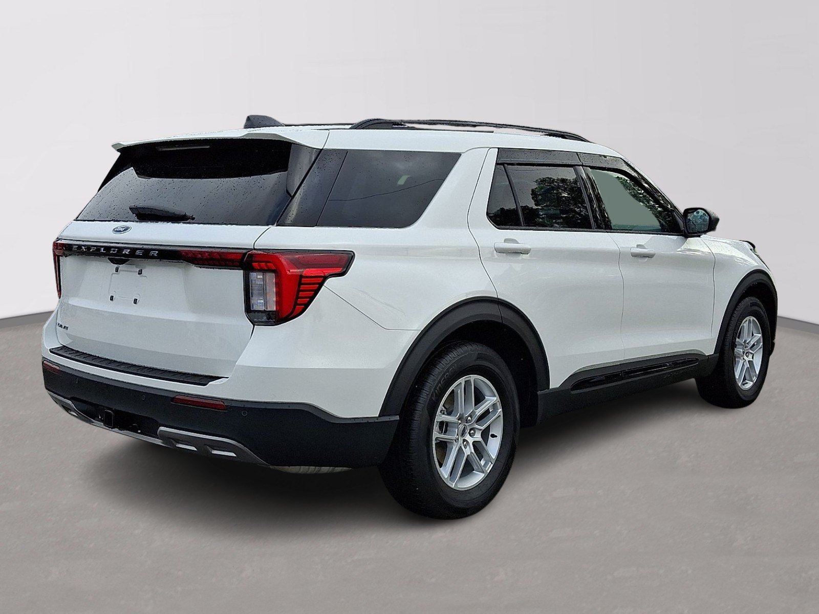 Certified 2026 Ford Explorer Active w/ Active Comfort Package RWD image 6