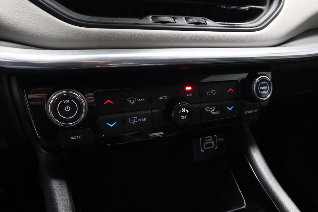 Used 2024 Jeep Compass Limited AWD/4WD image 33