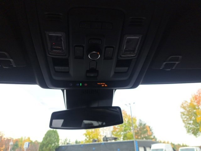 Used 2023 GMC Yukon Denali image 24