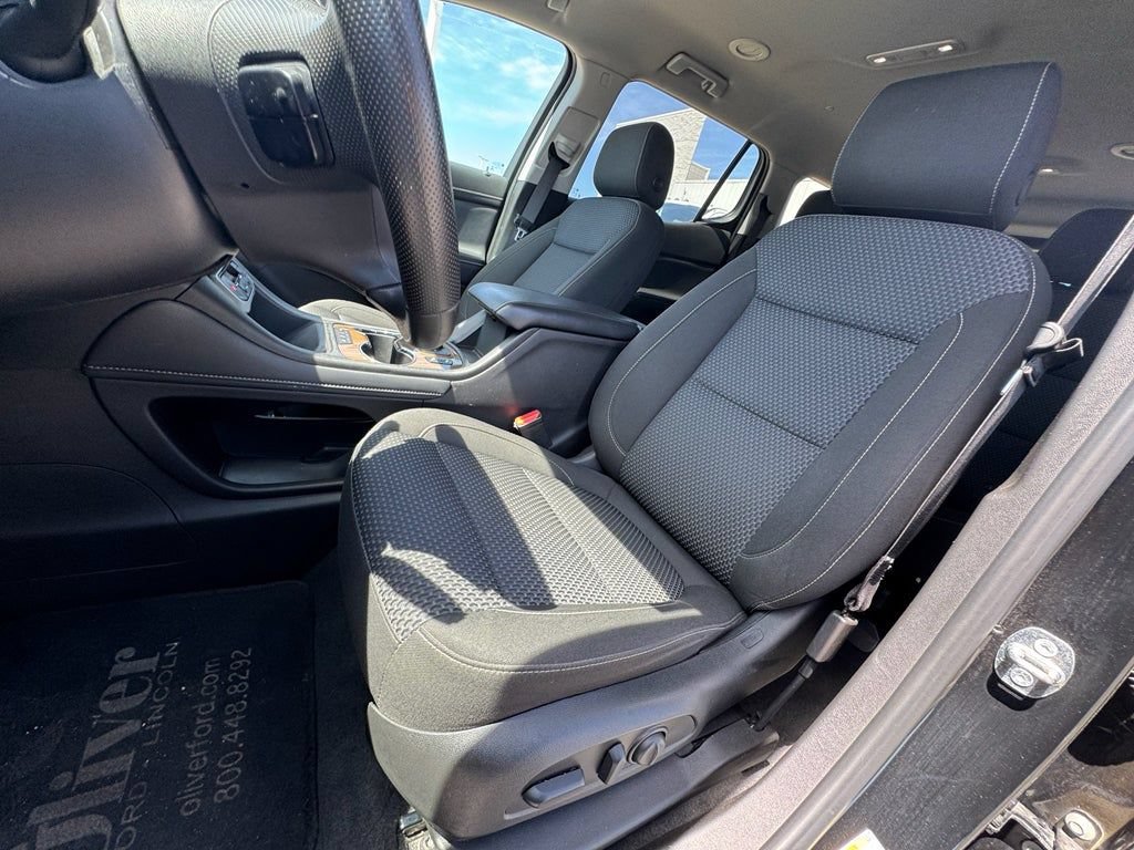 Used 2023 GMC Acadia SLE w/ Driver Convenience Package FWD image 32