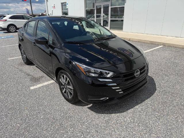 Used 2025 Nissan Versa SV FWD image 2