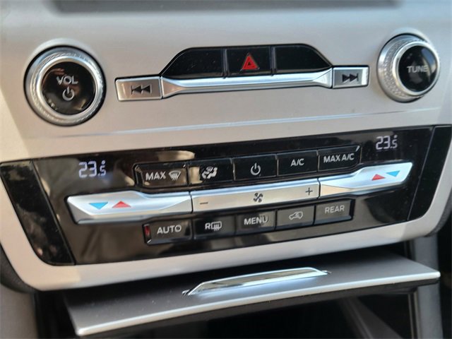 Certified 2020 Ford Explorer XLT w/ Equipment Group 202A image 27