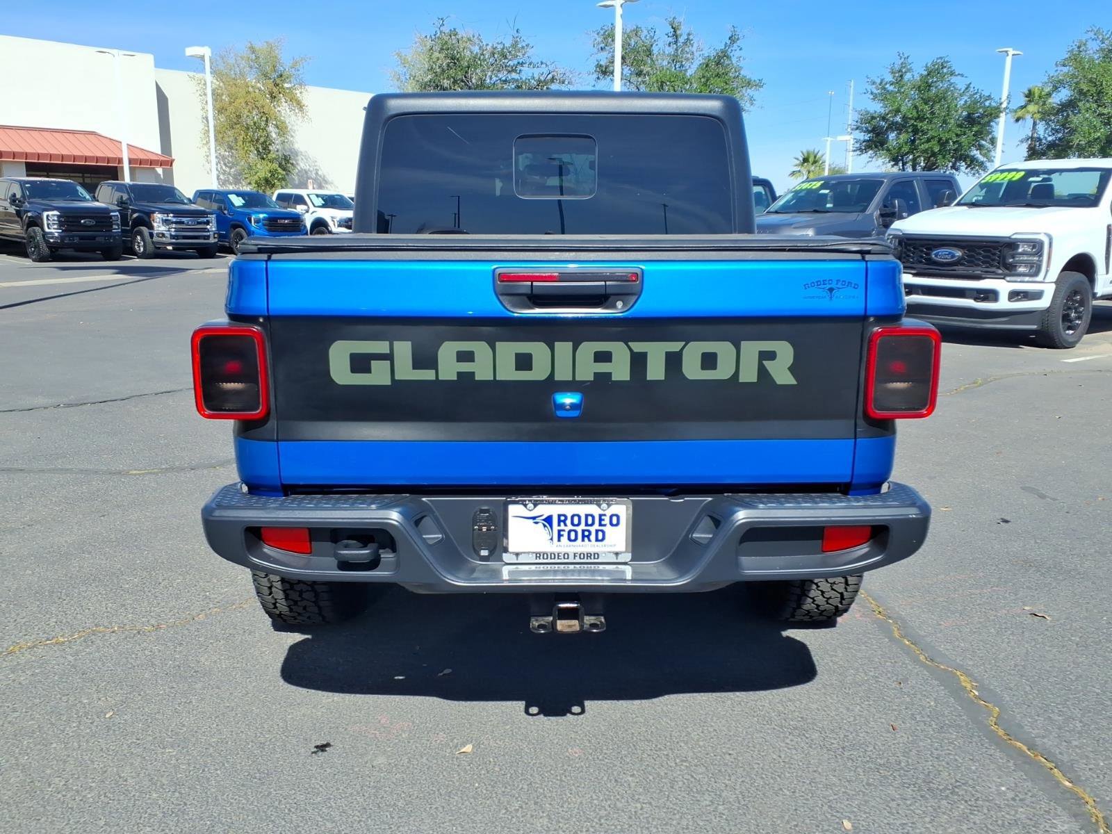 Used 2021 Jeep Gladiator Sport image 3