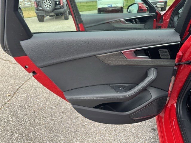 Used 2023 Audi A4 2.0T Premium Plus image 25