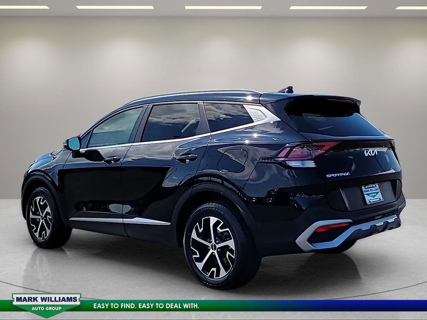 Used 2023 Kia Sportage EX AWD/4WD image 3