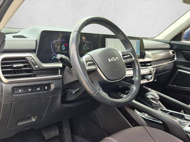 Used 2025 Kia Telluride S FWD image 7