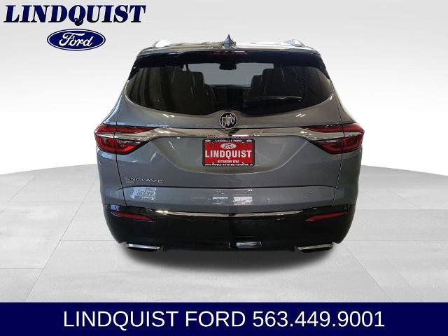 Used 2020 Buick Enclave Essence w/ Sound and Sites Package AWD/4WD image 4