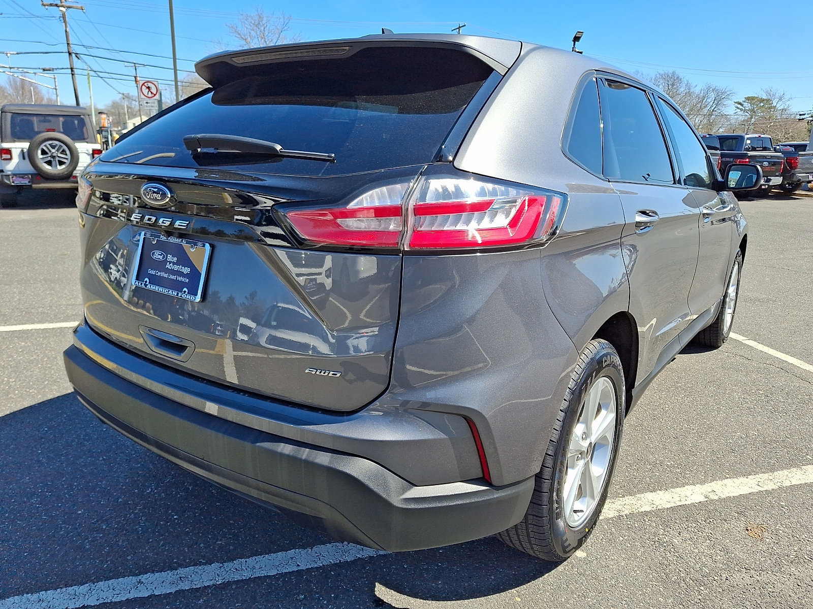 Certified 2023 Ford Edge SE image 4