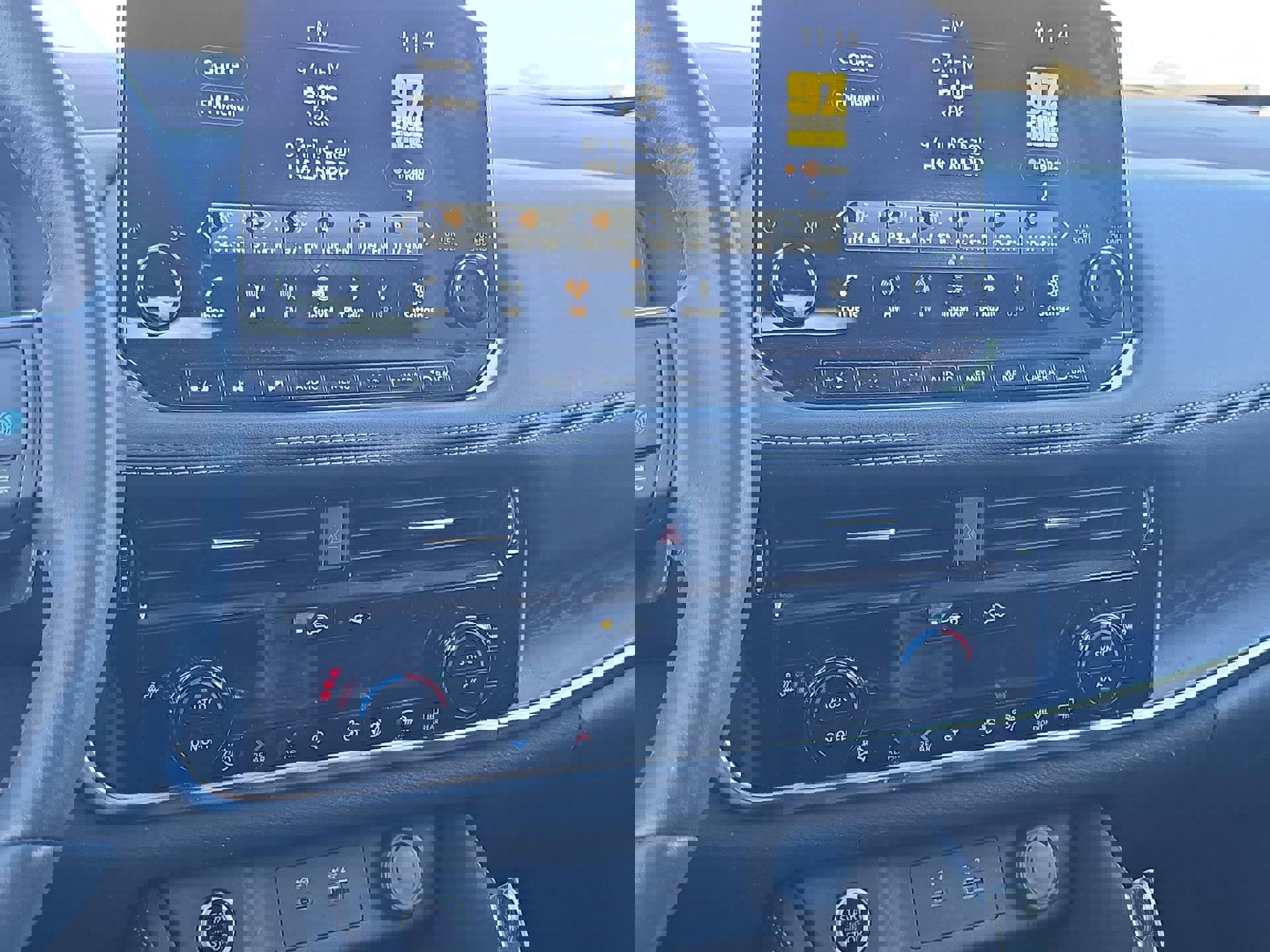 Used 2021 Nissan Rogue Platinum image 16