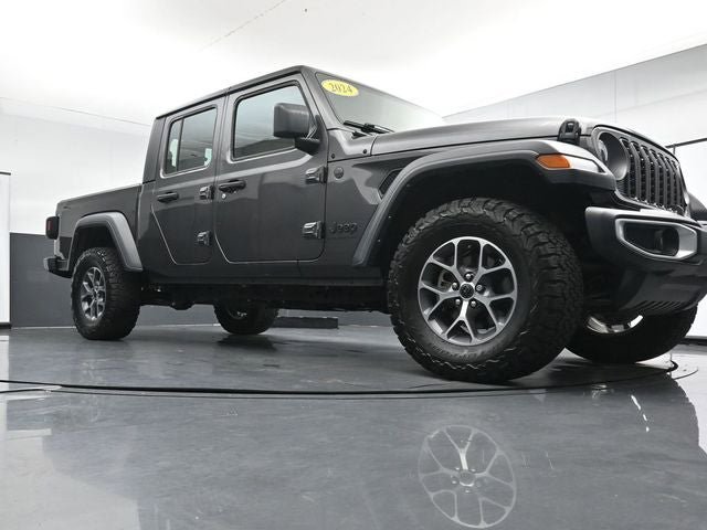Used 2024 Jeep Gladiator Sport AWD/4WD image 27