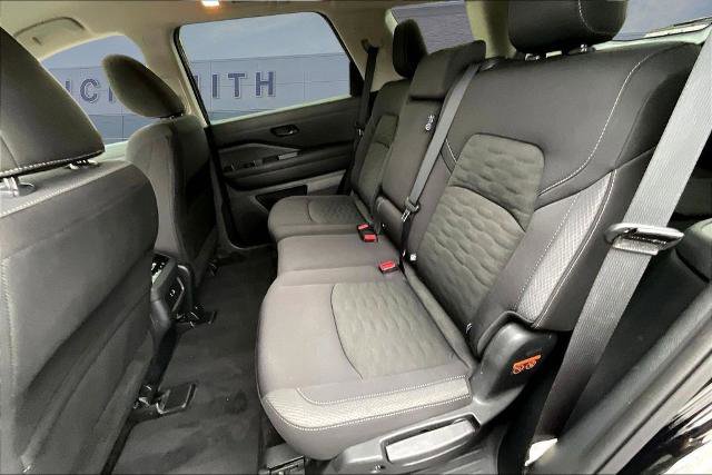 Used 2025 Nissan Pathfinder SV FWD image 22