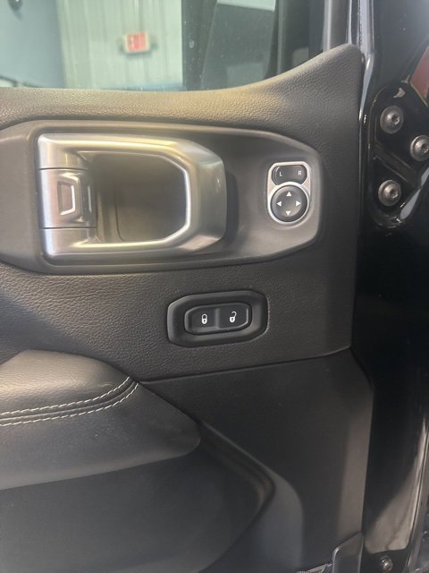 Used 2020 Jeep Wrangler Unlimited Sahara w/ Uconnect 4C Nav & Sound Group image 9