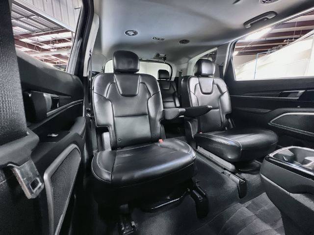 Used 2025 Kia Telluride S FWD image 23