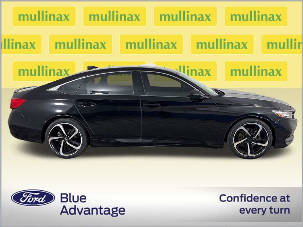 Used 2018 Honda Accord Sport image 2