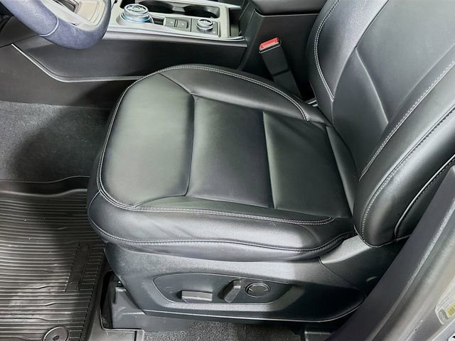 Certified 2022 Ford Explorer XLT w/ Equipment Group 202A image 26